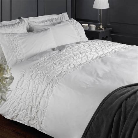 Textured White 200 Thread Count 100 Cotton Duvet Cover Set With Circle