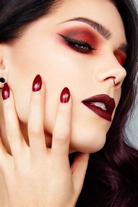 1001 Idées Pour Le Maquillage Avec Rouge à Lèvre Rouge Parfait Roter Lidschatten