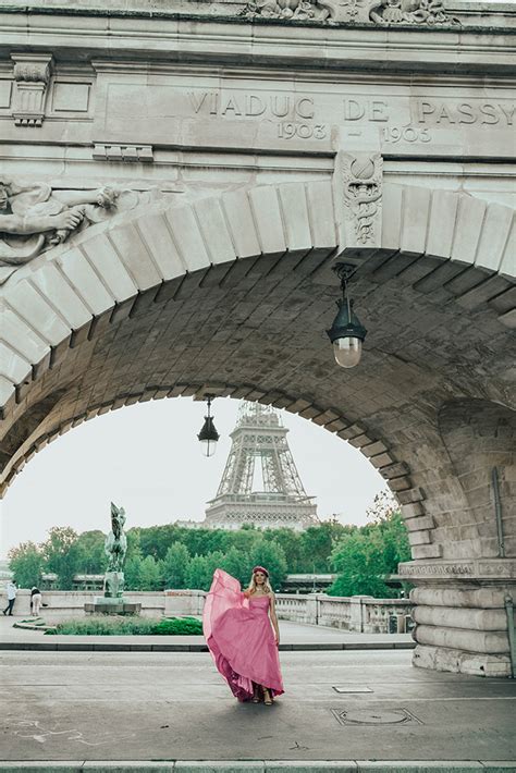What To Wear In Paris Instagram Photos Guide