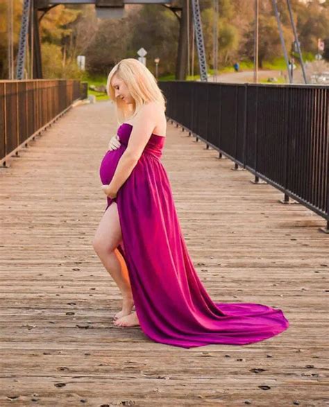 Best Plus Size Maternity Photoshoot Outfits For Different Styles