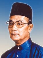 After joining the malay administrative service in 1939, he was. Perdana Menteri Malaysia