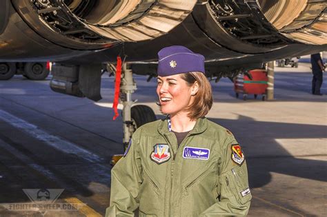 First Female Us Air Force Thunderbird Aerobatic Pilot First Aero