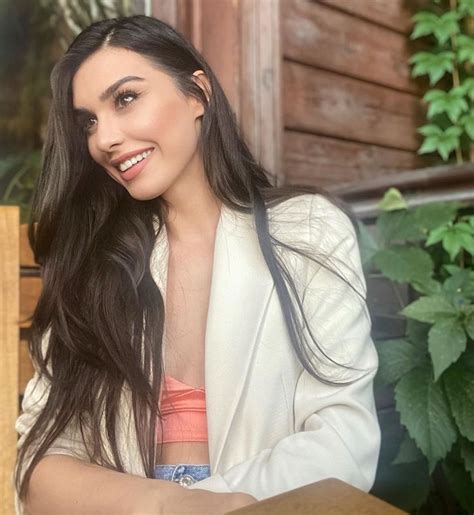 Burcu Kıratlı Burcukiratli23 • Instagram Photos And Videos Long