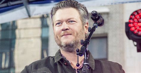 Blake Shelton Is People Magazines Sexiest Man Alive For 2017 Huffpost