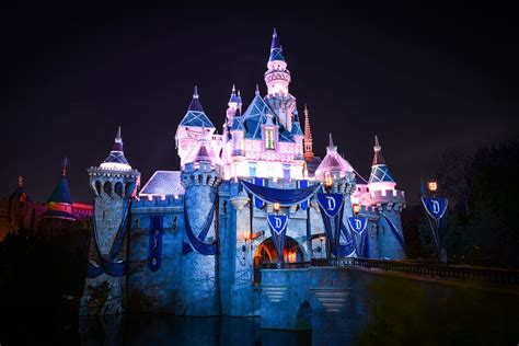 Disneyland Resort At Night Sleeping Beauty Castle Flickr