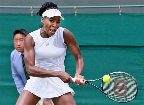 Venus Williams Rallies From Early Hole At Wimbledon The New York Times