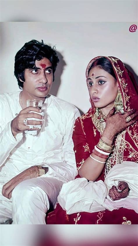 अमिताभ और जया की शादी को हुए पूरे 50 साल ये तस्वीरें हैं प्यार की गवाह