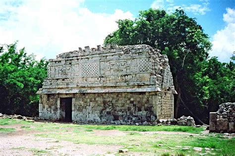 Chichén Itzás Mix Of Toltec And Puuc Architecture