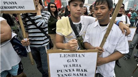 Spa Gay Digerebek Pegiat Kritik Polisi Gunakan Uu Pornografi Yang ‘targetkan Lgbt Bbc News