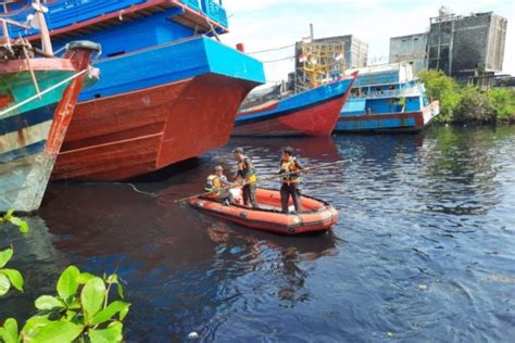 Abk Pekalongan Tewas Mengambang Bersihkan Teritip Karang