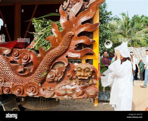 The Religious Rituals Of Chinese Funeral In Cambodia Asia Stock Photo