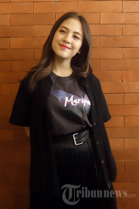 Available in a wide range of styles, colors & fabrics. Adhisty Zara Berperan Centil Pada Film Mariposa, Foto 4 ...