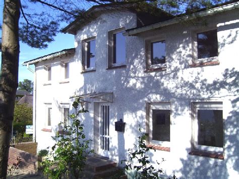 Haus ostseeblick offers 5 accommodations with safes and coffee/tea makers. Vakantiehuis Mecklenburg-Voor-Pommeren 18551 Lohme | Haus ...
