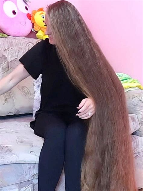 Video Perfect Classic Length Hair Play On The Floor Realrapunzels