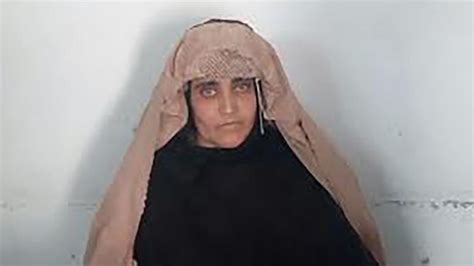 nat geo s afghan girl retracts confession denies getting fake id