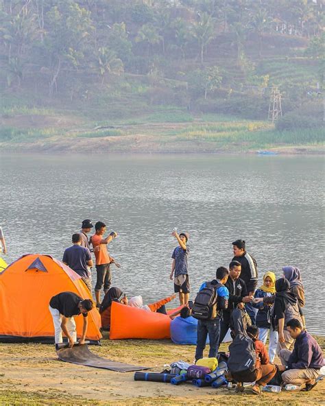 Waduk cengklik merupakan waduk atau danau buatan yang letaknya berdekatan dengan bandara adi sumarmo solo. Waduk Sermo Kulon Progo - Spot Camping Hits dan Kekinian ...