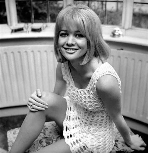 35 Beautiful Photos Of Judy Geeson In The 1960s And â 70s Judy Geeson