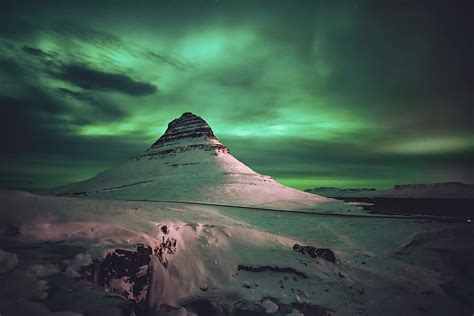 Northern Lights Over The Kirkjufell Mountain In Iceland Oc 2048x1366