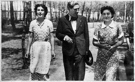 JosÉ Larios Y Sus Hermanas