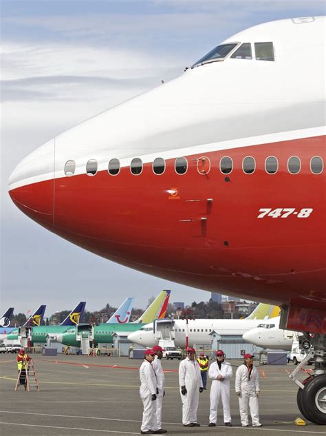 747 8 Intercontinental Boeings Neuer Jumbo Jet Fliegt Bilder