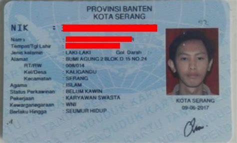 Selain itu, ia juga menerima jasa. 6 Alasan Kenapa Foto KTP dan SIM Kita Selalu Nggak ...