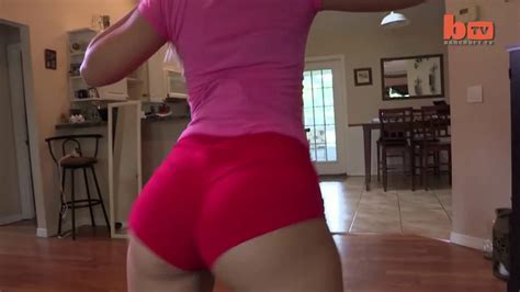 Teacher Quits Her Job To Become A Professional Twerker Youtube