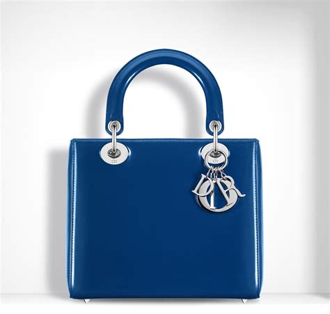 Dior Cruise 2016 Bag Collection Featuring Dior Bubble Bucket With Chain