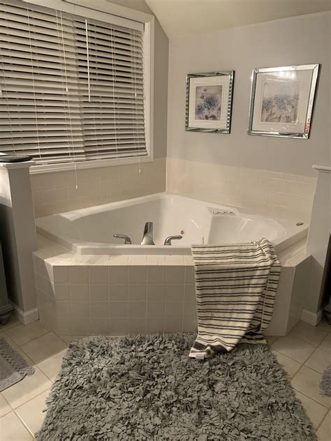 Ideas To Coverup Your Bathtub Surround Bathtub Redo Jacuzzi Bathtub
