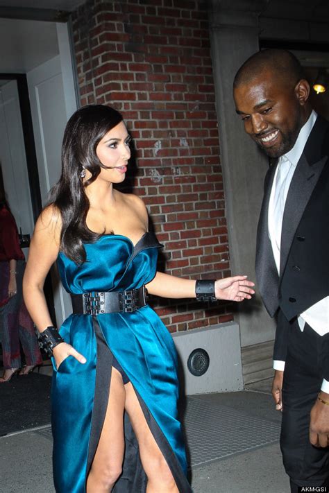 Met Ball 2014 Kim Kardashian Suffers Wardrobe Malfunction And Flashes Her Pants Ahead Of The