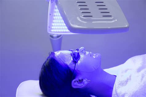 Blue Light Therapy For Acne Does It Work The Healthy
