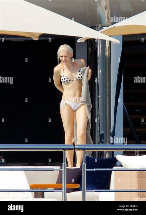 Gwen Stefani Bikini Telegraph