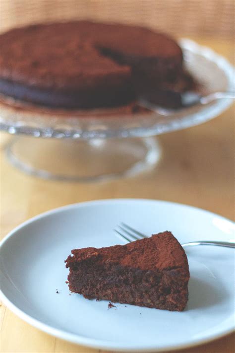 Maybe you would like to learn more about one of these? Schokoladen-Maronen-Kuchen - saftiger Maronenkuchen - moey ...