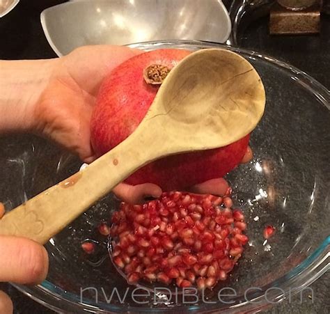 My parents said it's okay. How to Get The Seeds Out of A Pomegranate Without Going Crazy | Northwest Edible Life
