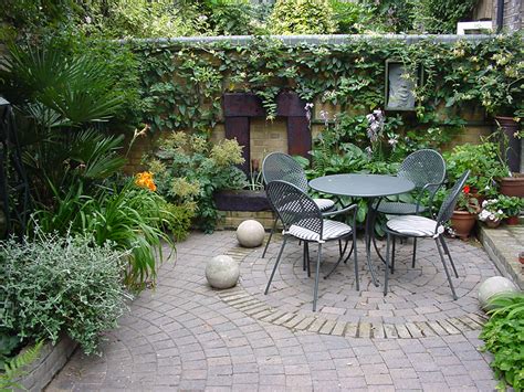 Important Inspiration Small Courtyards