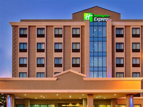 During your stay at the holiday inn express hollywood, take time to tour the city and see all that hollywood has to offer. Holiday Inn Express Los Angeles - LAX Airport Hotel by IHG