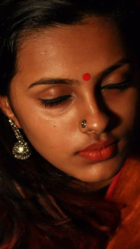 Beautiful Dark Skinned Women Indian Actress Pics Portraits