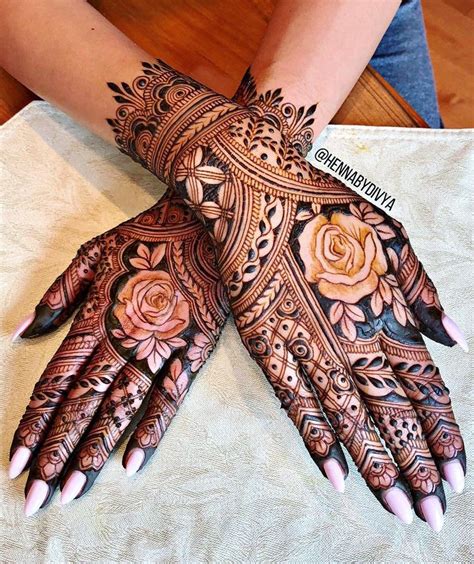 12 Quirky Dulhan Mehndi Designs That Will Guarantee Head Turns On Your