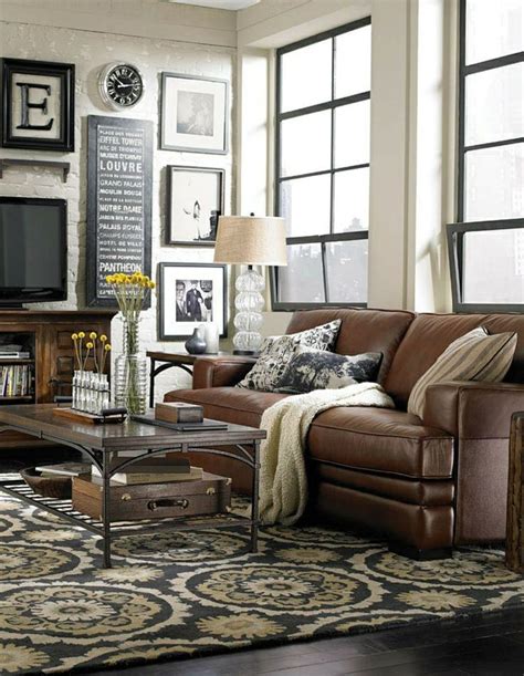 Traditional Brown Leather Sofa In A Cozy Home In America Founterior
