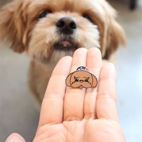 Chewy Pin Limited Edition Giant Hugs
