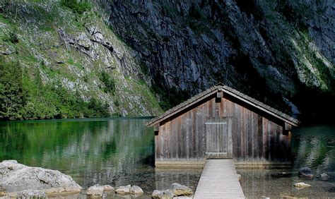 Bushaltestelle, gaststätte und einkaufsmöglichkeit sind in 5 gehminuten zu erreichen. das Haus am Obersee Foto & Bild | königssee, bayern, reise ...