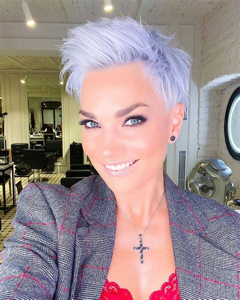 Check out these short hairstyles for women that will inspire you to call your stylist asap. 50 Trendy Short Pixie Haircuts 2020 - Page 38 of 50 - Beauty Zone X