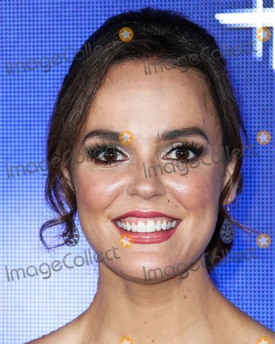 Erin Cahill Pictures And Photos