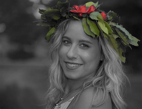 È tradizione indossare il giorno della laurea la corona di alloro. Come scegliere la corona d'alloro per la laurea (+ 3 idee ...