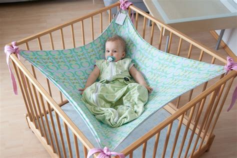 De praktische hangmat met spreidstok. Hangematten For Infants / Babyhangematte Kangoo Amazonas Baby World : 2dehands heeft 39 ...