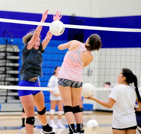 Photos Polk Volleyball Preps For Season Settles Rosters Volleyball