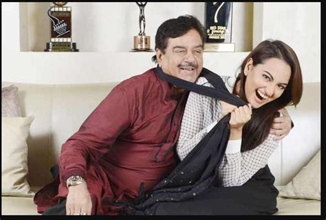 Actor Turned Politician Shatrughan Sinha And His Daughter Sonakshi Had Joined An Ngo Named Nanhi