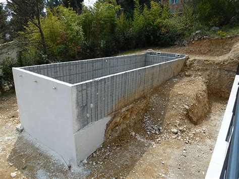Distance environ 30 m entre parking et dalle à réaliser. Construire sa piscine hors sol en beton - Jardin piscine ...