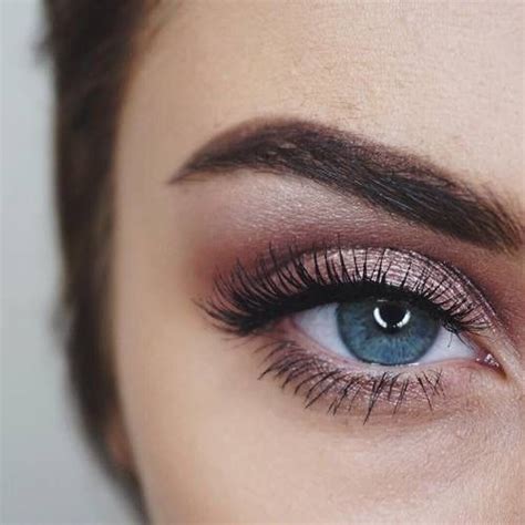 5 Ways To Make Blue Eyes Pop With Proper Eye Makeup Her
