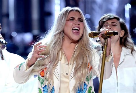 Kesha S Powerful Grammy Performance Gave Us All The Feels