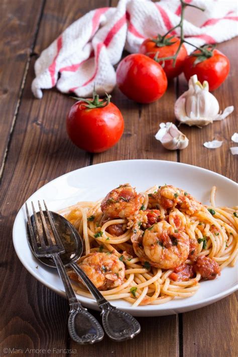 I gamberoni in padella si preparano velocemente e conservano tutto il sapore del mare. PASTA CON GAMBERONI rossi siciliani e pomodori, un primo ...